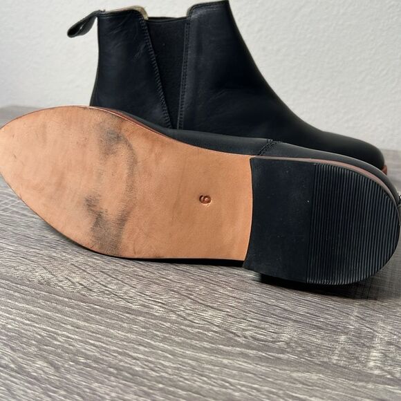 Nisolo Eva Everyday Chelsea Boots - Picture 6 of 8